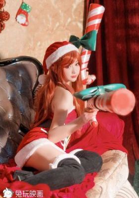 两女一指