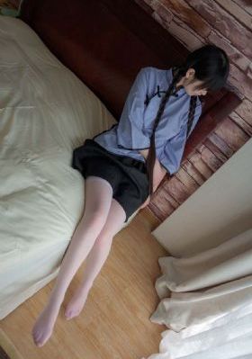 出租屋偷窥隔壁小两口过在线