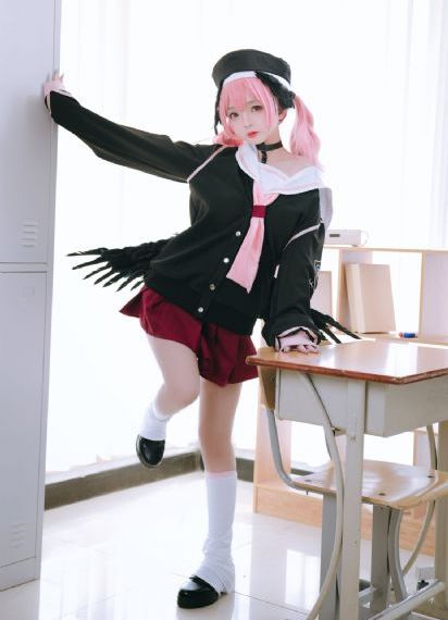 动漫女被黄漫扒衣