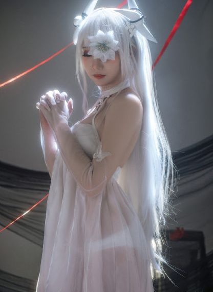 两男一女3p揉着她的奶视频