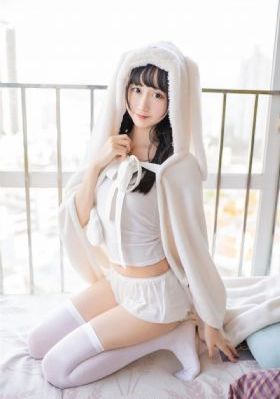 帮娇妻找粗壮男人玩3p电影